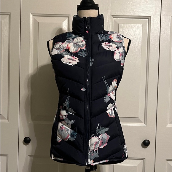 EUC, JOULES CLOTHING FLORAL QUILTED PUFFER VEST, NAVY HIGH GROVE PRINT SIZE US 6 - Picture 2 of 11